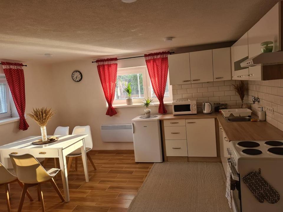 Ubytovanie U Jakuba Konska  Exteriör bild